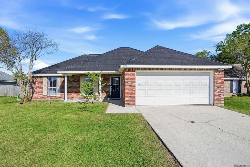 15258 E Bayou Dr, Prairieville, LA 70769