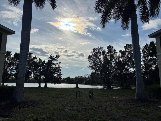 360 CAPE HARBOUR LOOP 105, Bradenton, FL 34212