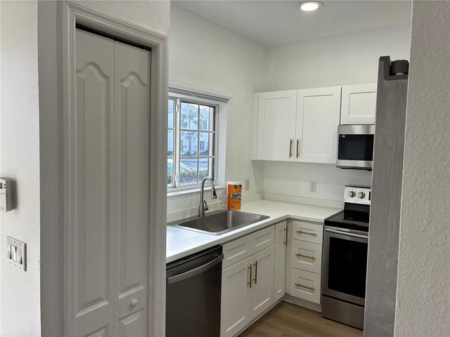 360 CAPE HARBOUR LOOP 105, Bradenton, FL 34212