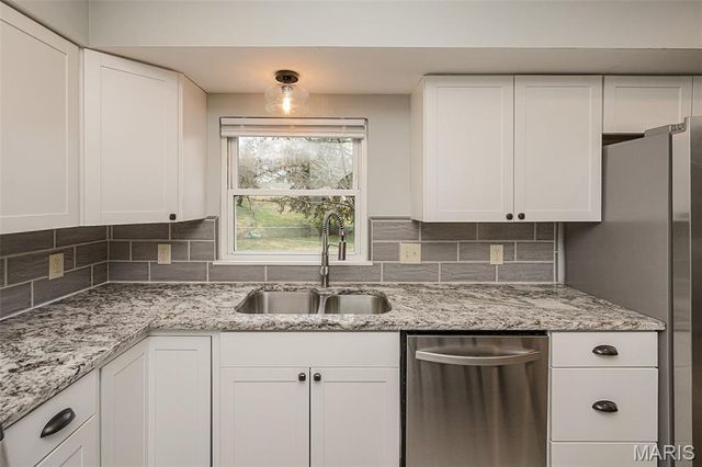 404 Quentin Drive, St Charles, MO 63301