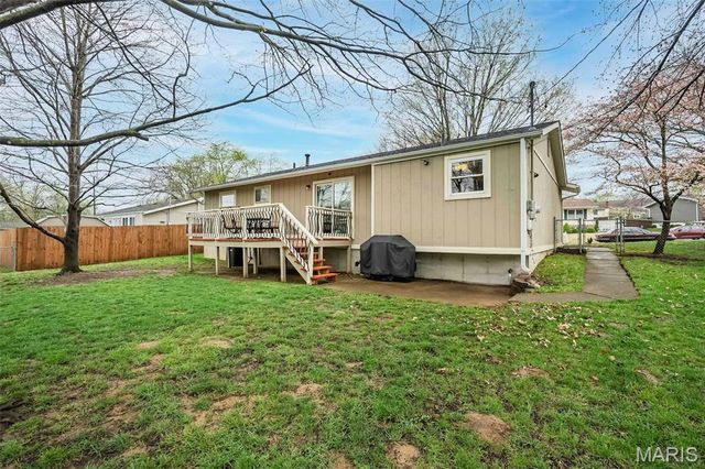 404 Quentin Drive, St Charles, MO 63301