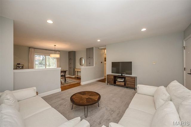 404 Quentin Drive, St Charles, MO 63301