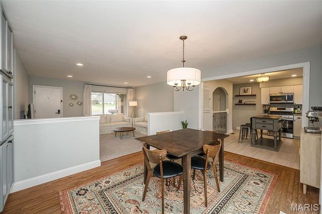 404 Quentin Drive, St Charles, MO 63301