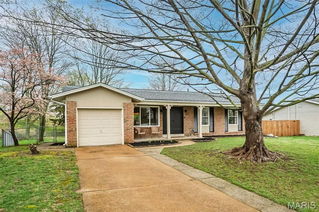 404 Quentin Drive, St Charles, MO 63301