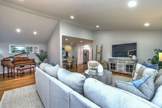 119 Wedgemere Road, Stamford, CT 06905