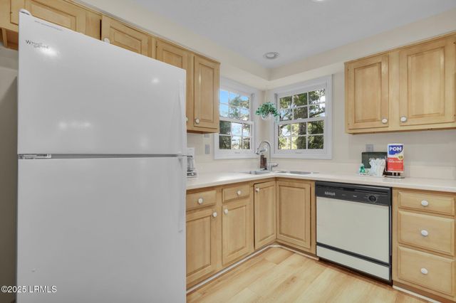 70 Shipyard Dr Apt 166, Hilton Head Island, SC 29928