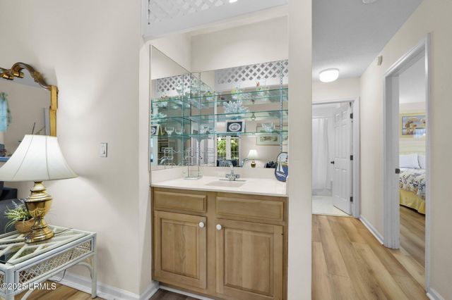 70 Shipyard Dr Apt 166, Hilton Head Island, SC 29928