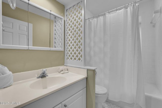 70 Shipyard Dr Apt 166, Hilton Head Island, SC 29928