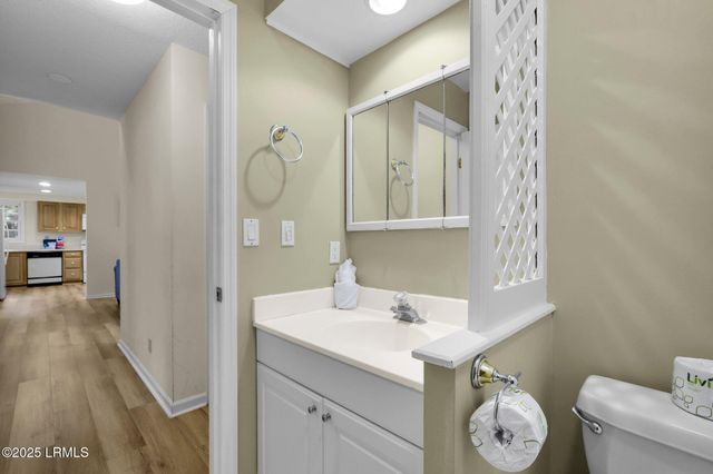 70 Shipyard Dr Apt 166, Hilton Head Island, SC 29928