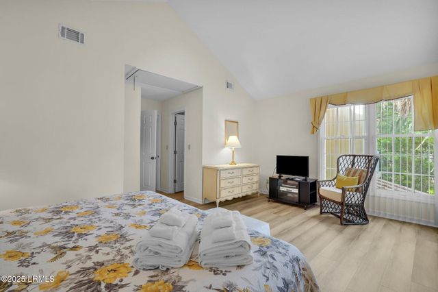 70 Shipyard Dr Apt 166, Hilton Head Island, SC 29928