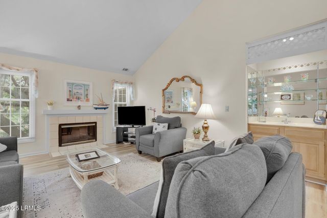 70 Shipyard Dr Apt 166, Hilton Head Island, SC 29928