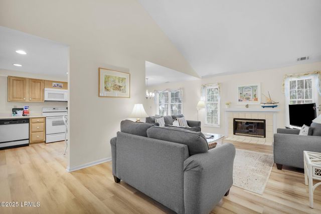 70 Shipyard Dr Apt 166, Hilton Head Island, SC 29928