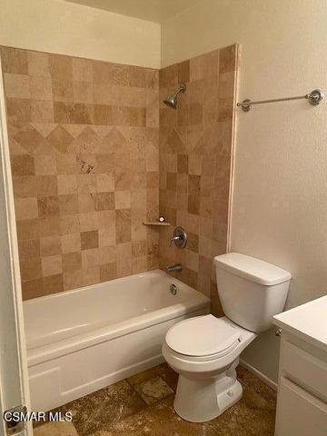 132 Rosehedge Lane, Oak Park, CA 91377