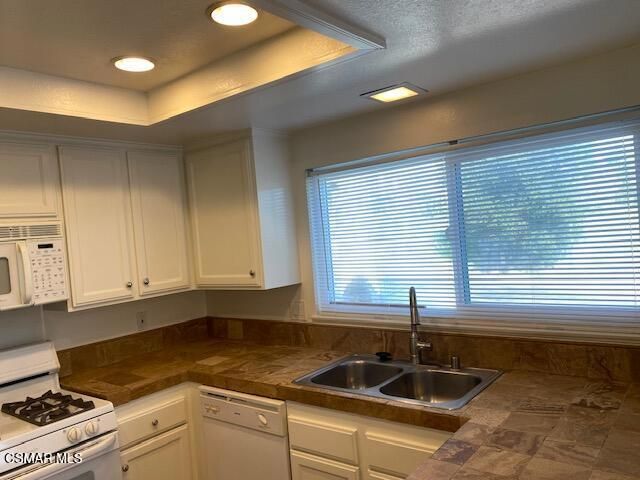 132 Rosehedge Lane, Oak Park, CA 91377