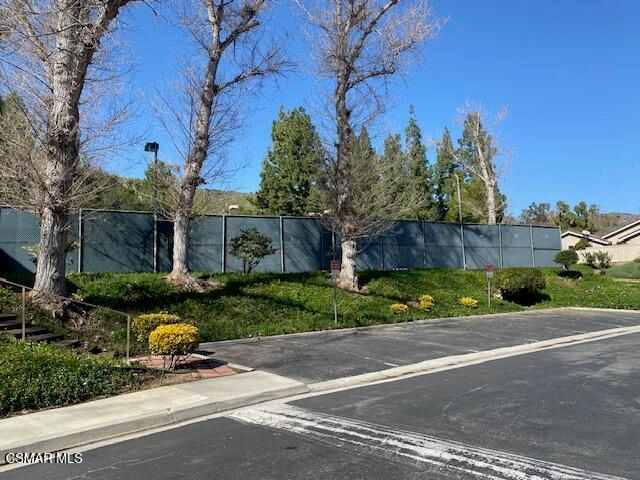 132 Rosehedge Lane, Oak Park, CA 91377