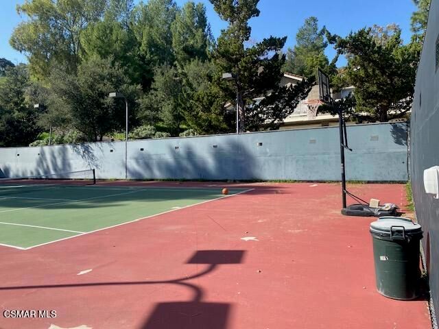 132 Rosehedge Lane, Oak Park, CA 91377