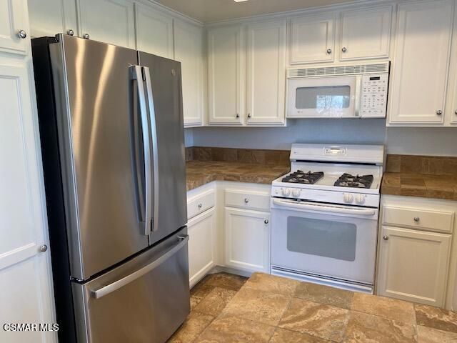 132 Rosehedge Lane, Oak Park, CA 91377