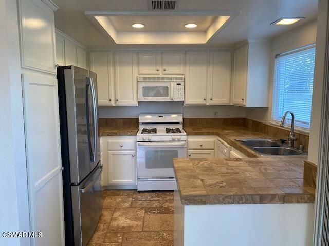 132 Rosehedge Lane, Oak Park, CA 91377