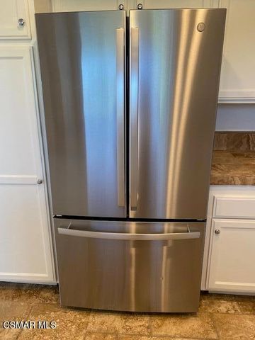 132 Rosehedge Lane, Oak Park, CA 91377