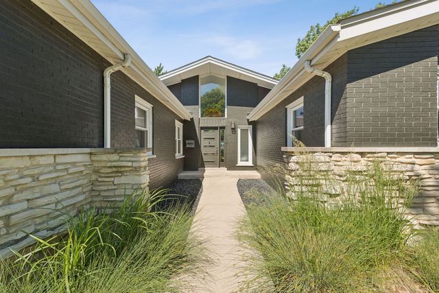 9424 Tripp Avenue, Skokie, IL 60076