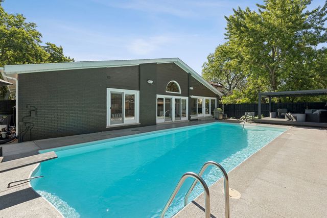 9424 Tripp Avenue, Skokie, IL 60076