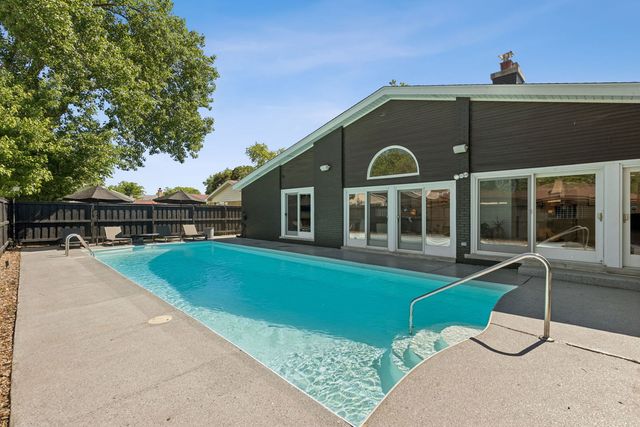 9424 Tripp Avenue, Skokie, IL 60076