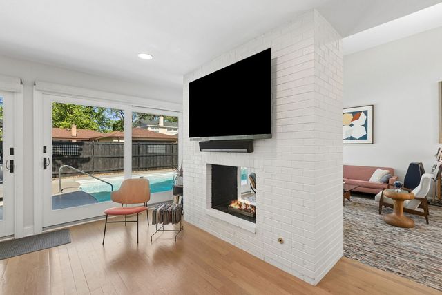 9424 Tripp Avenue, Skokie, IL 60076