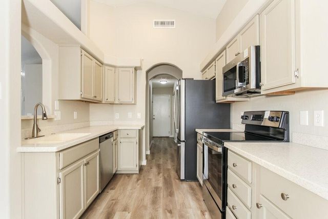 8413 W Bluefield Avenue, Peoria, AZ 85382