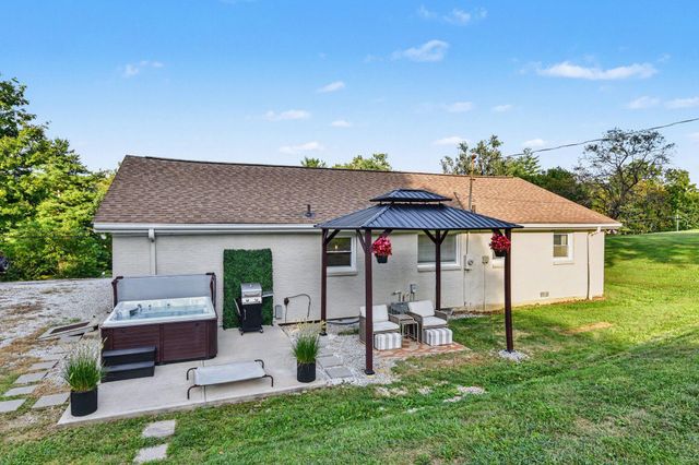 9082 Persimmon Grove Pike, Alexandria, KY 41001