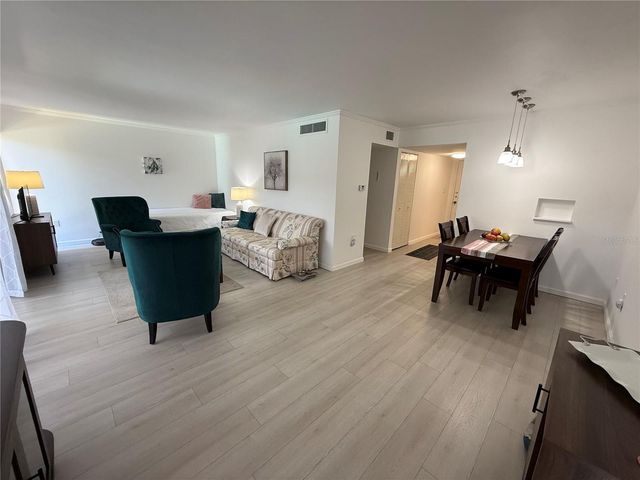 1243 S MARTIN LUTHER KING JR AVENUE C303, Clearwater, FL 33756