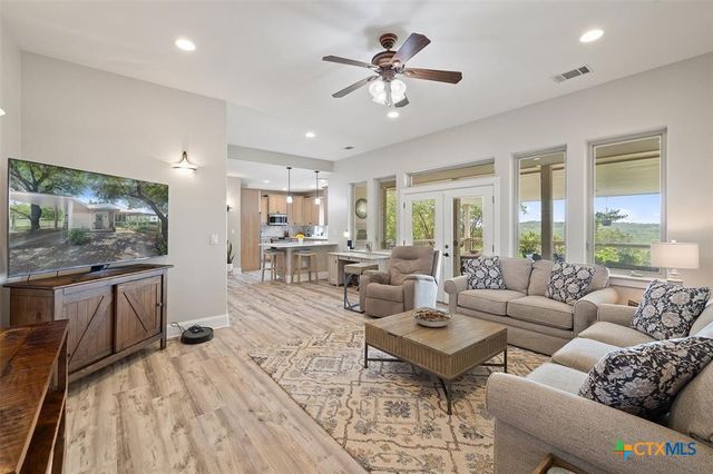 317 Scenic Ridge Drive, Spicewood, TX 78669