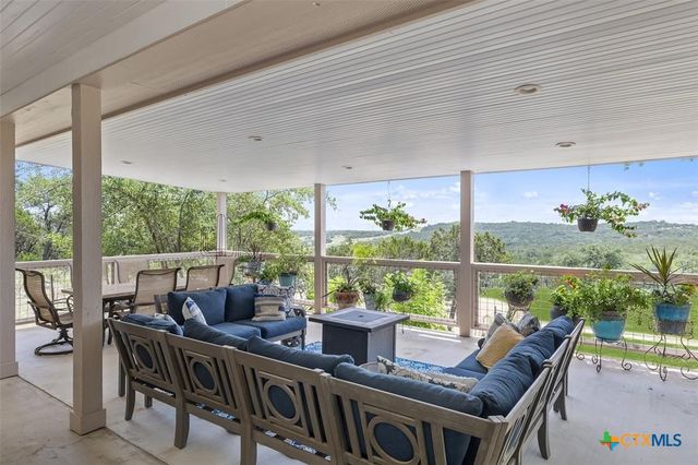 317 Scenic Ridge Drive, Spicewood, TX 78669
