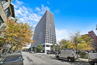 4343 N Clarendon Avenue 2815, Chicago, IL 60613