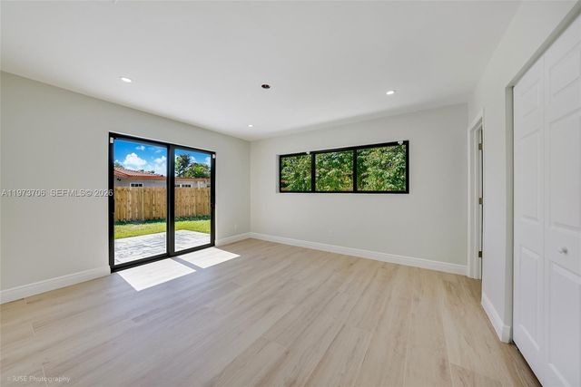 6260 Plantation Rd, Plantation, FL 33317