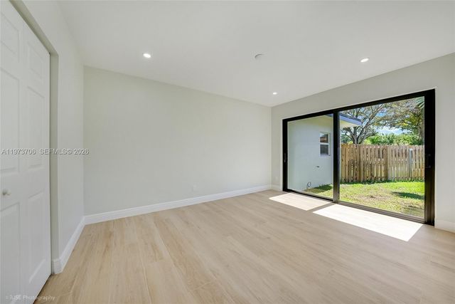 6260 Plantation Rd, Plantation, FL 33317