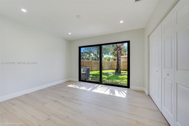 6260 Plantation Rd, Plantation, FL 33317