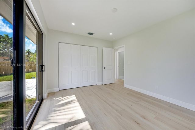 6260 Plantation Rd, Plantation, FL 33317