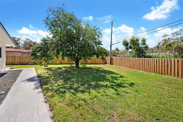 6260 Plantation Rd, Plantation, FL 33317