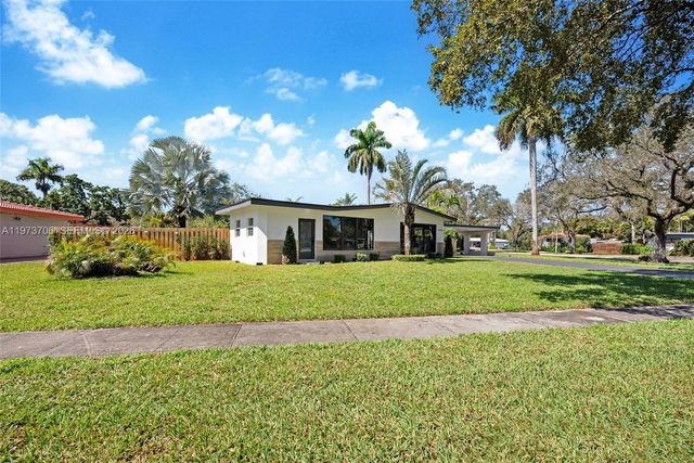 6260 Plantation Rd, Plantation, FL 33317