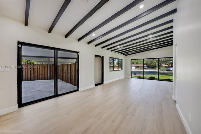 6260 Plantation Rd, Plantation, FL 33317