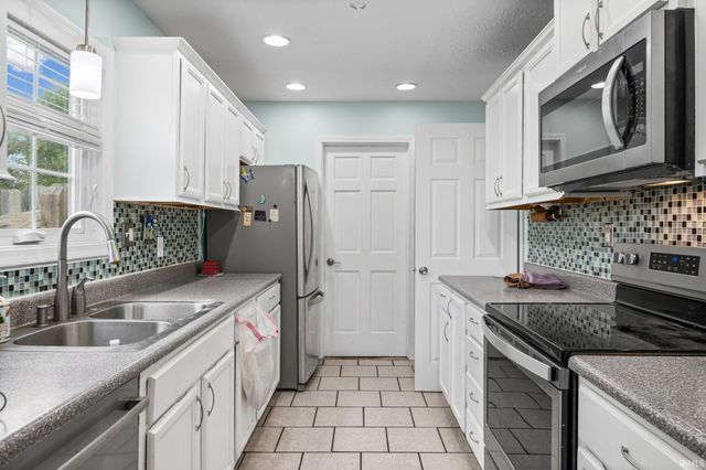 2705 Portsmouth Drive, Lafayette, IN 47909