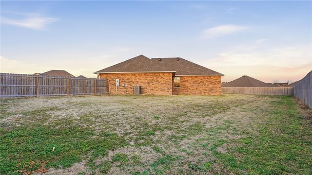 2009 Morgan Circle, Gentry, AR 72734