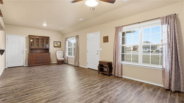 2009 Morgan Circle, Gentry, AR 72734