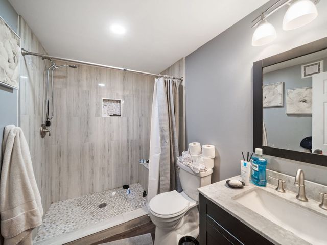 1766 Newbridge Circle, Elgin, IL 60123