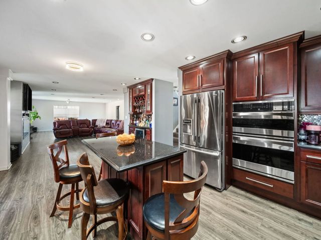 1766 Newbridge Circle, Elgin, IL 60123