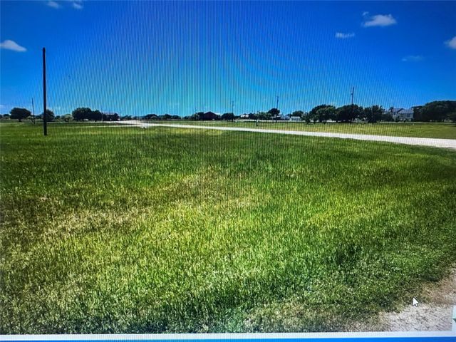 65 Arrowhead Drive, Palacios, TX 77465