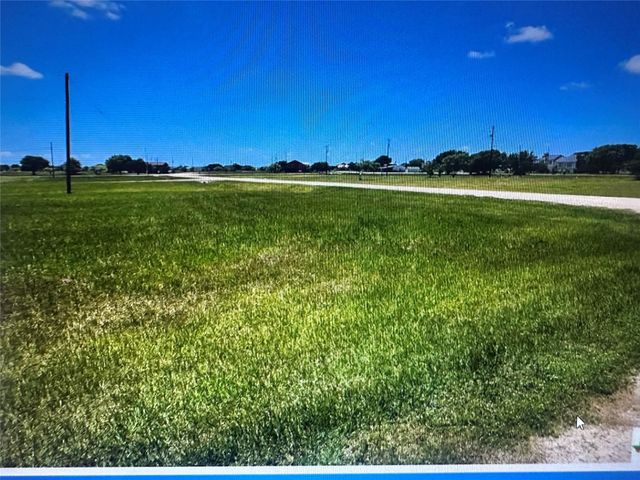 65 Arrowhead Drive, Palacios, TX 77465