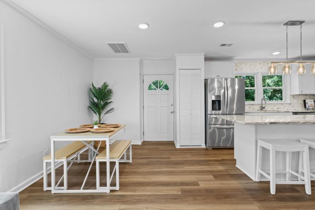 7299 Commodore Road, Hollywood, SC 29449