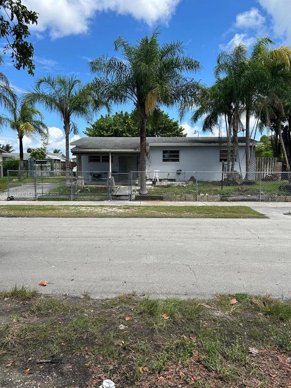 11431 SW 193rd Ter, Miami, FL 33157
