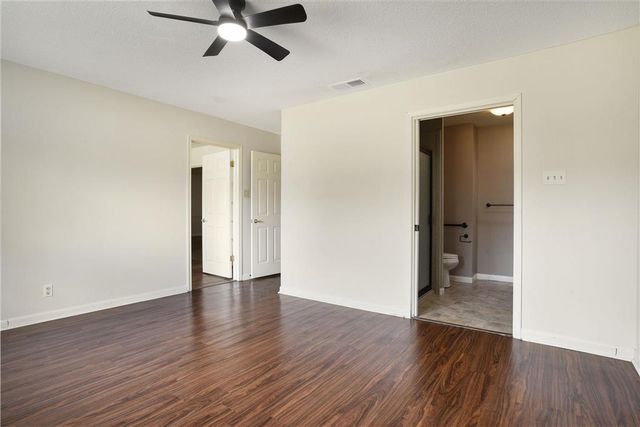 4948 E St Charles Avenue, Lake Charles, LA 70605